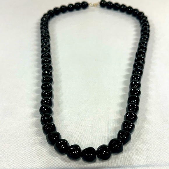 Vintage Trifari Black Beaded Necklace - Picture 1 of 3